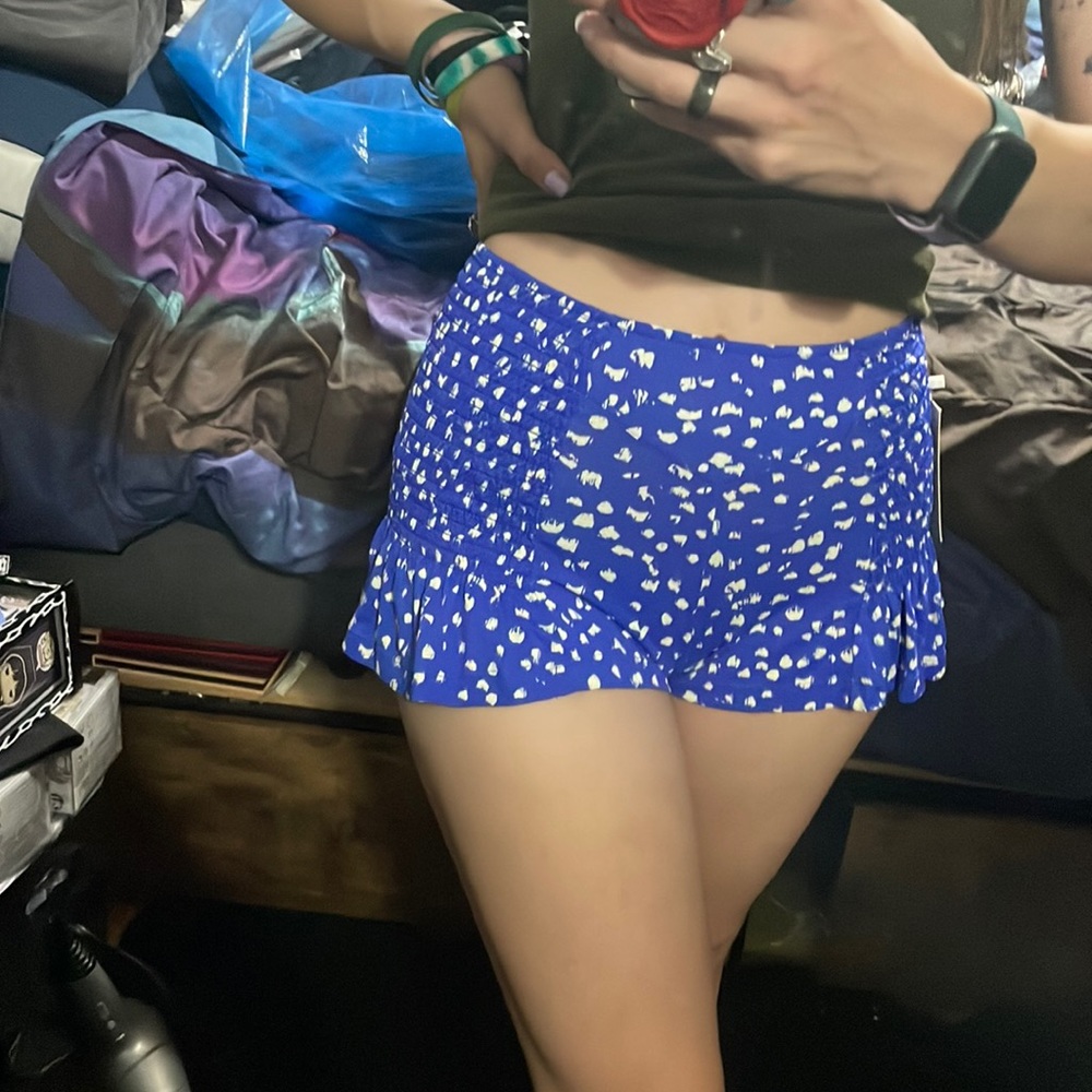 Short short ruffled blue shorts